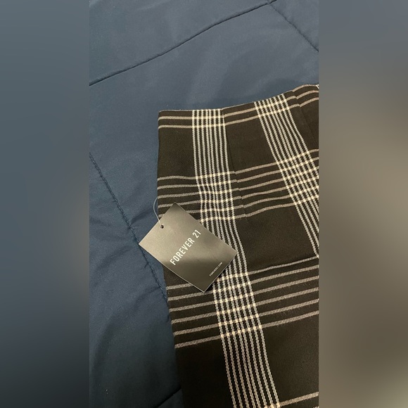 Forever 21 Black and White Plaid Capris - Picture 4 of 4